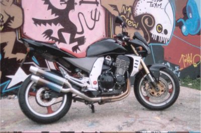 Ya lookin' at me? Ya lookin' at me?