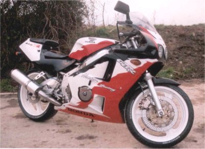 New Clothes for the CBR400 New Clothes for the CBR400