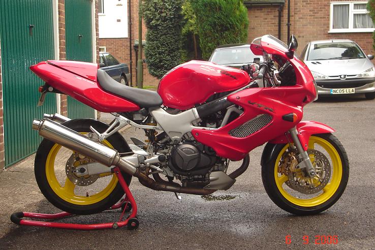 VTR Yellow wheeled wonder