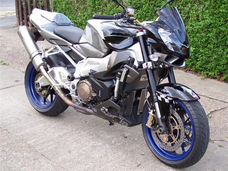 Aprilia Tuono R