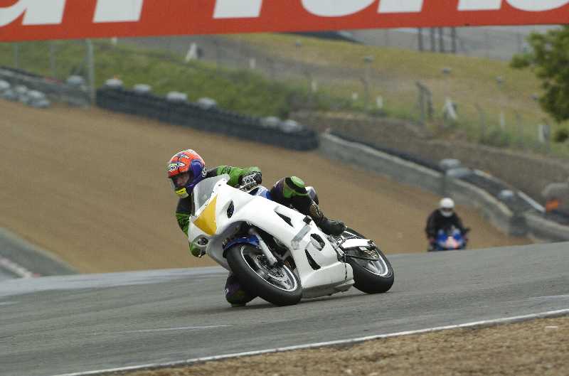 The SV650 in motion - Brands 15th June 2005