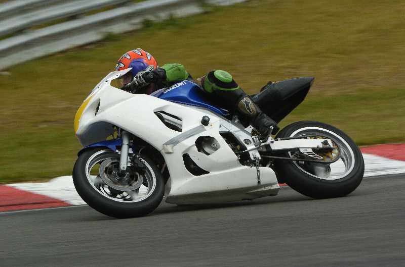 The SV650 in motion - Brands 15th June 2005