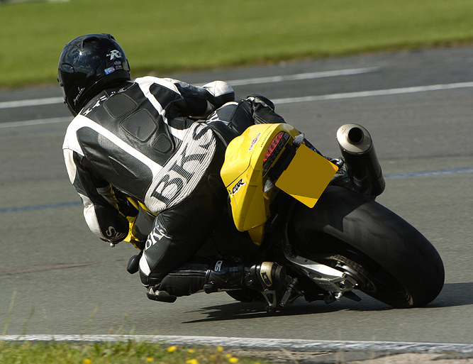 Balancing the whole lot on one toe - luv the buttercups! Balancing the whole lot on one toe - luv the buttercups!