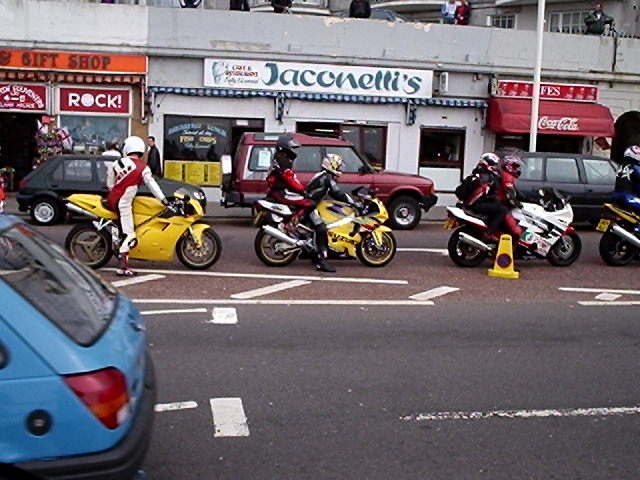 ooh more pretty bikes!!!!! - Hastings May Day 2004 ooh more pretty bikes!!!!! - Hastings May Day 2004