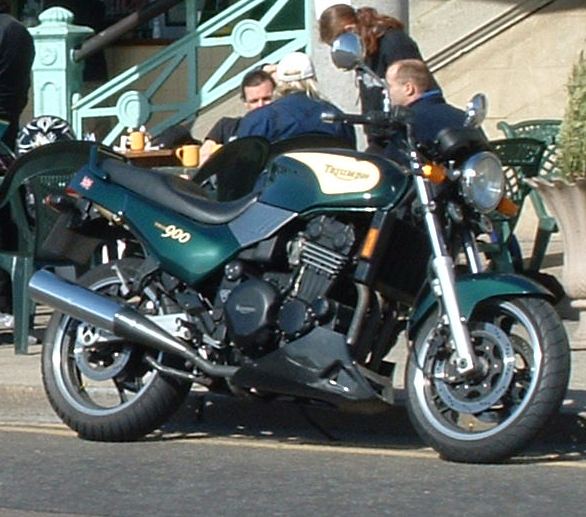 Triumph Trident 900