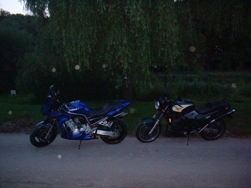 Sixguns Fazer 1000 + my Trident