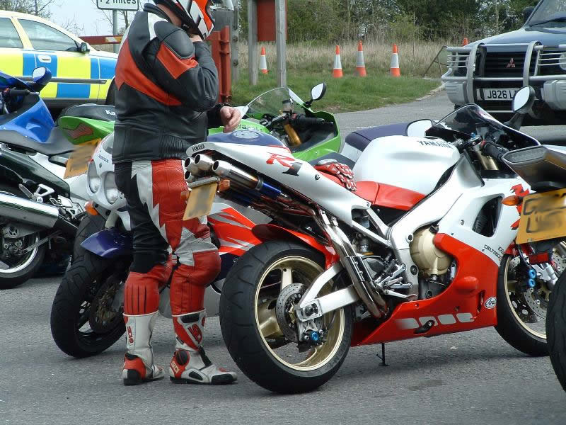 R1 with a v nice exhaust - Bury Hill 12.04.04