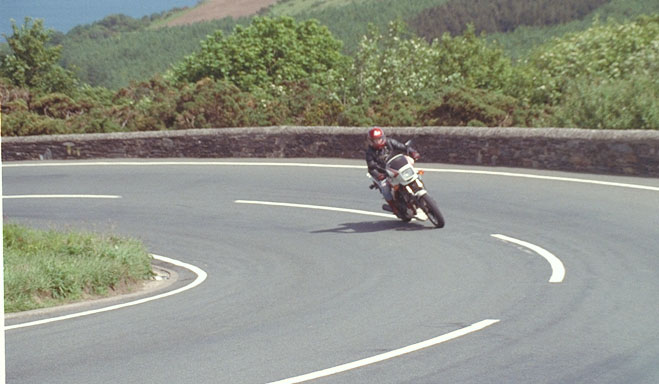 Mrs Silverback on her VF400F coming around Gooseneck on IOM